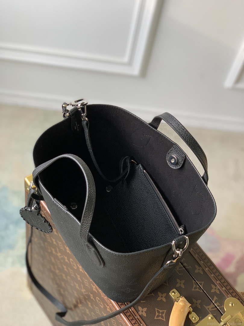 LV M21848 Louis Vuitton Blossom PM Mahina Tote Bag Black
