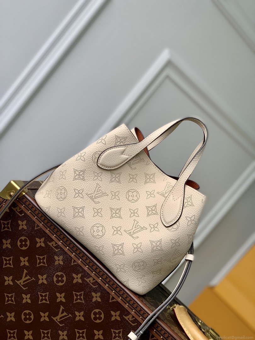 LV M21909 Louis Vuitton Blossom PM Mahina Tote Bag Beige