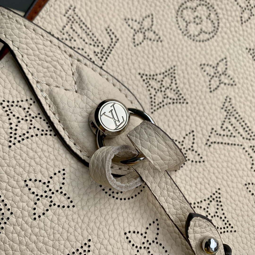 LV M21909 Louis Vuitton Blossom PM Mahina Tote Bag Beige