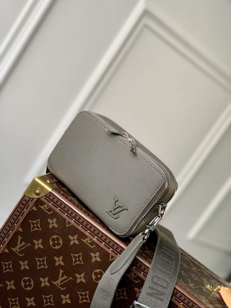LV M59161 Louis Vuitton Alpha Wearable Wallet Green