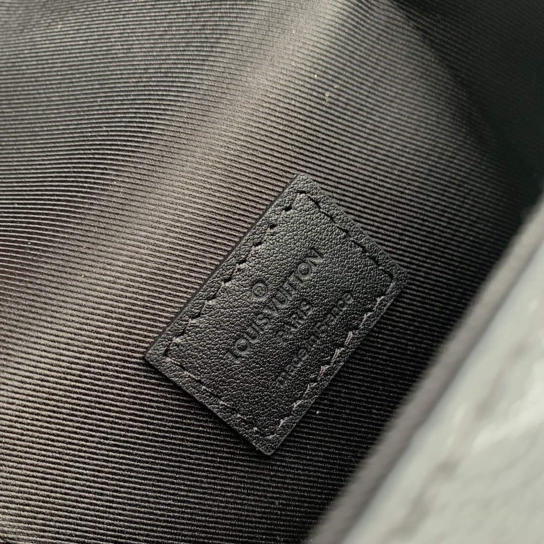 LV M82077 Louis Vuitton Vertical Trunk Wearable Wallet Black Flowers