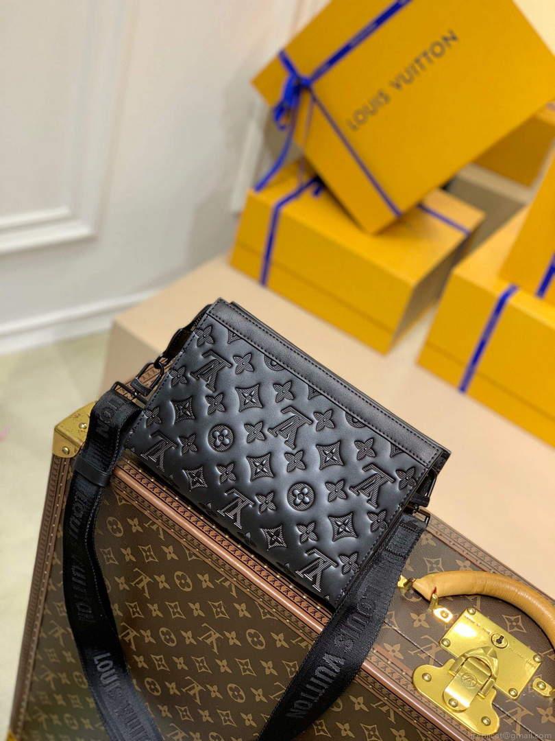 LV M81115 Louis Vuitton Gaston Wearable Wallet Black