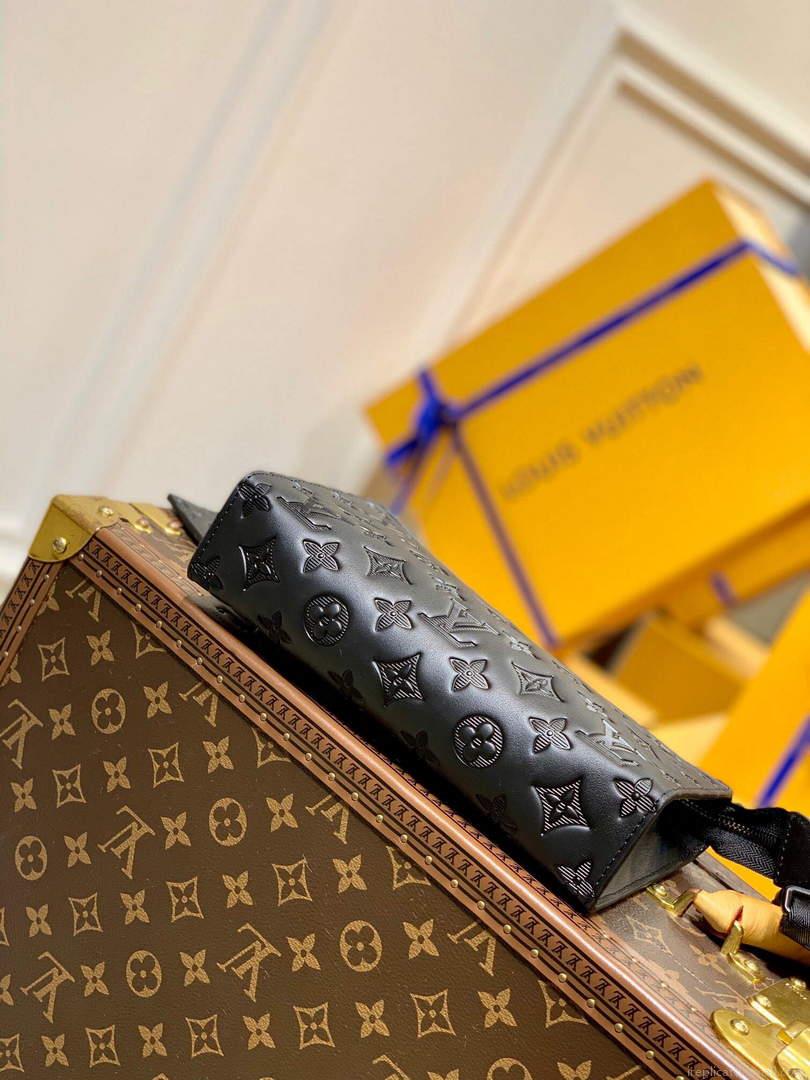 LV M81115 Louis Vuitton Gaston Wearable Wallet Black