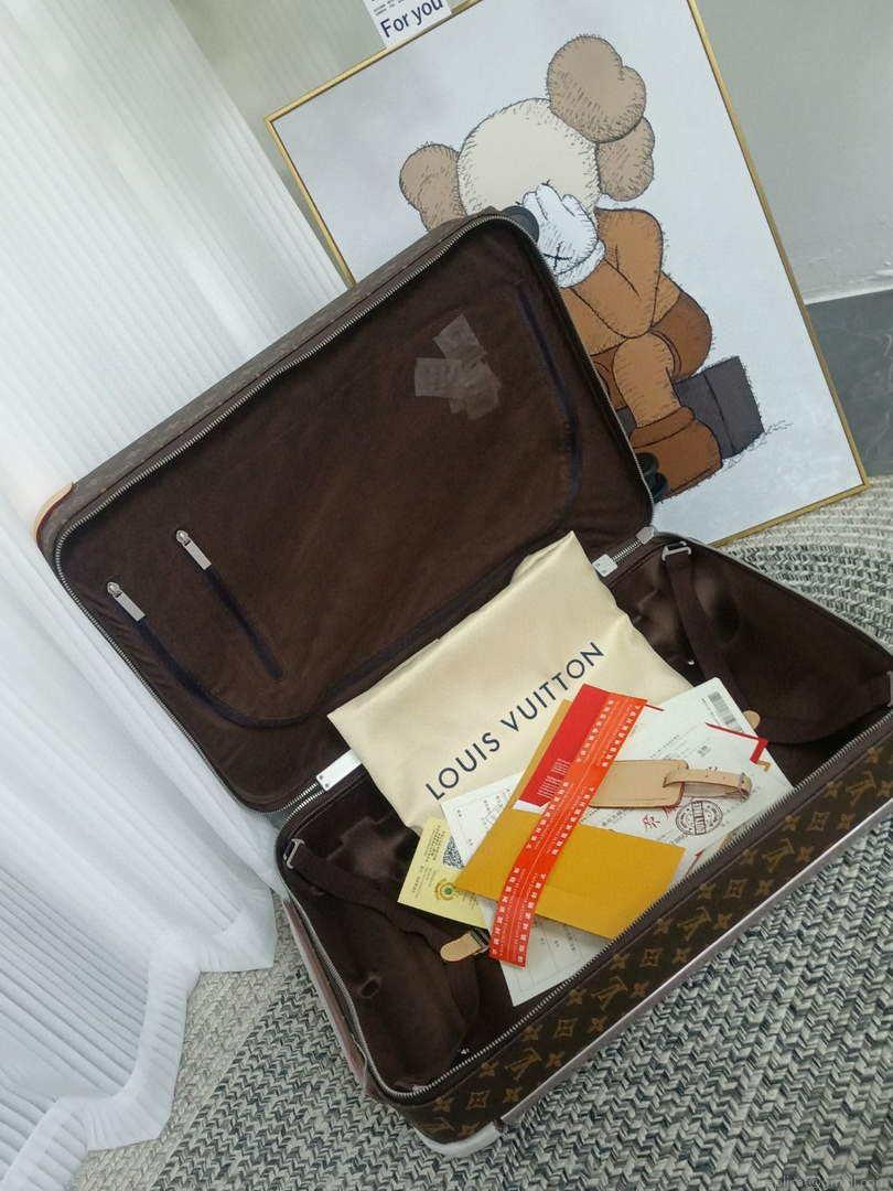 LV M23203 Louis Vuitton Horizon 55 Monogram canvas