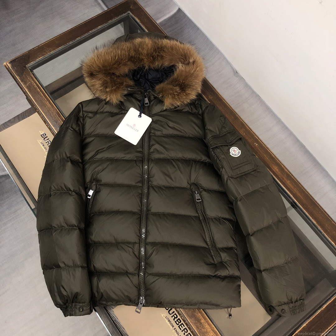 Moncler Short Classic Down Jacket M68737