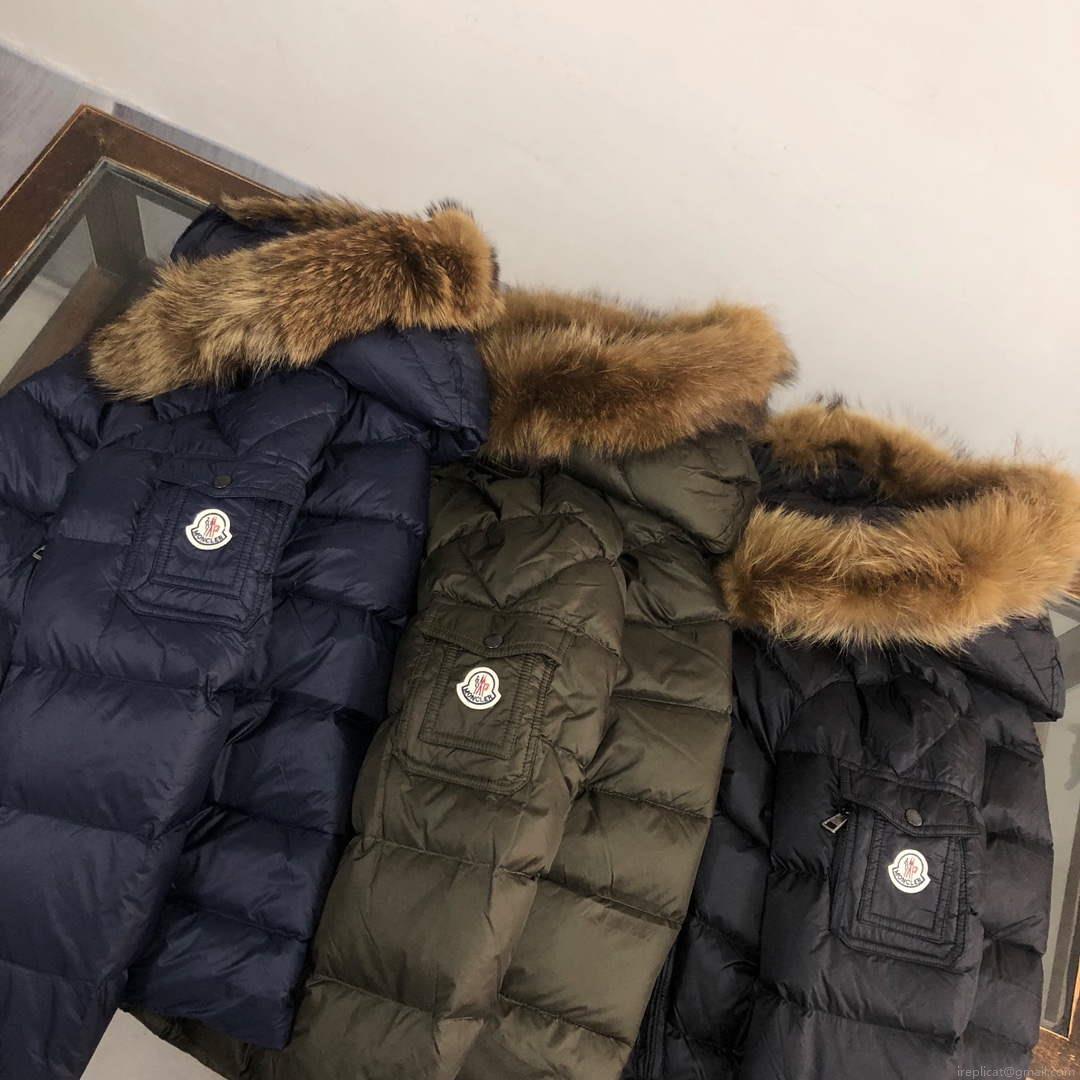 Moncler Short Classic Down Jacket M68737