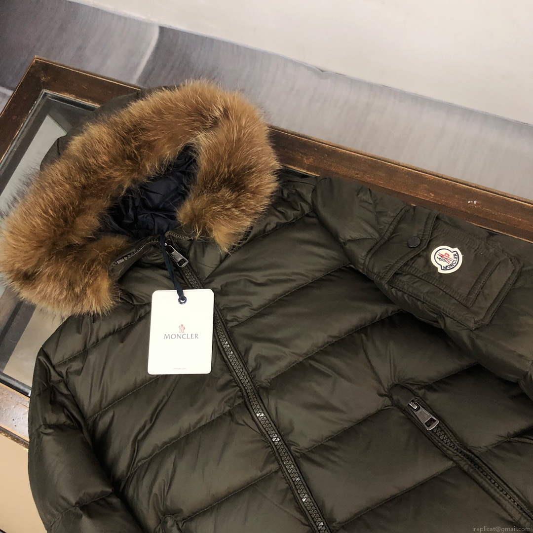 Moncler Short Classic Down Jacket M68737