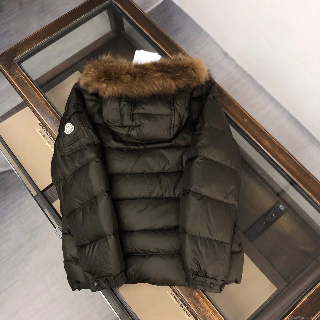 Moncler Short Classic Down Jacket M68737