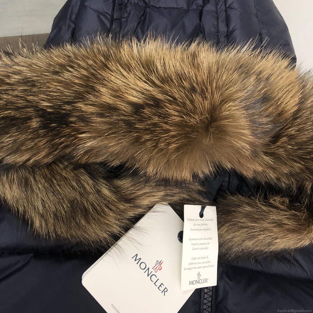 Moncler Short Classic Down Jacket M68738