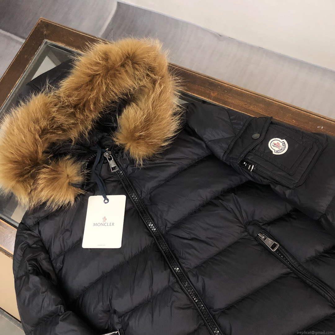 Moncler Short Classic Down Jacket M68739