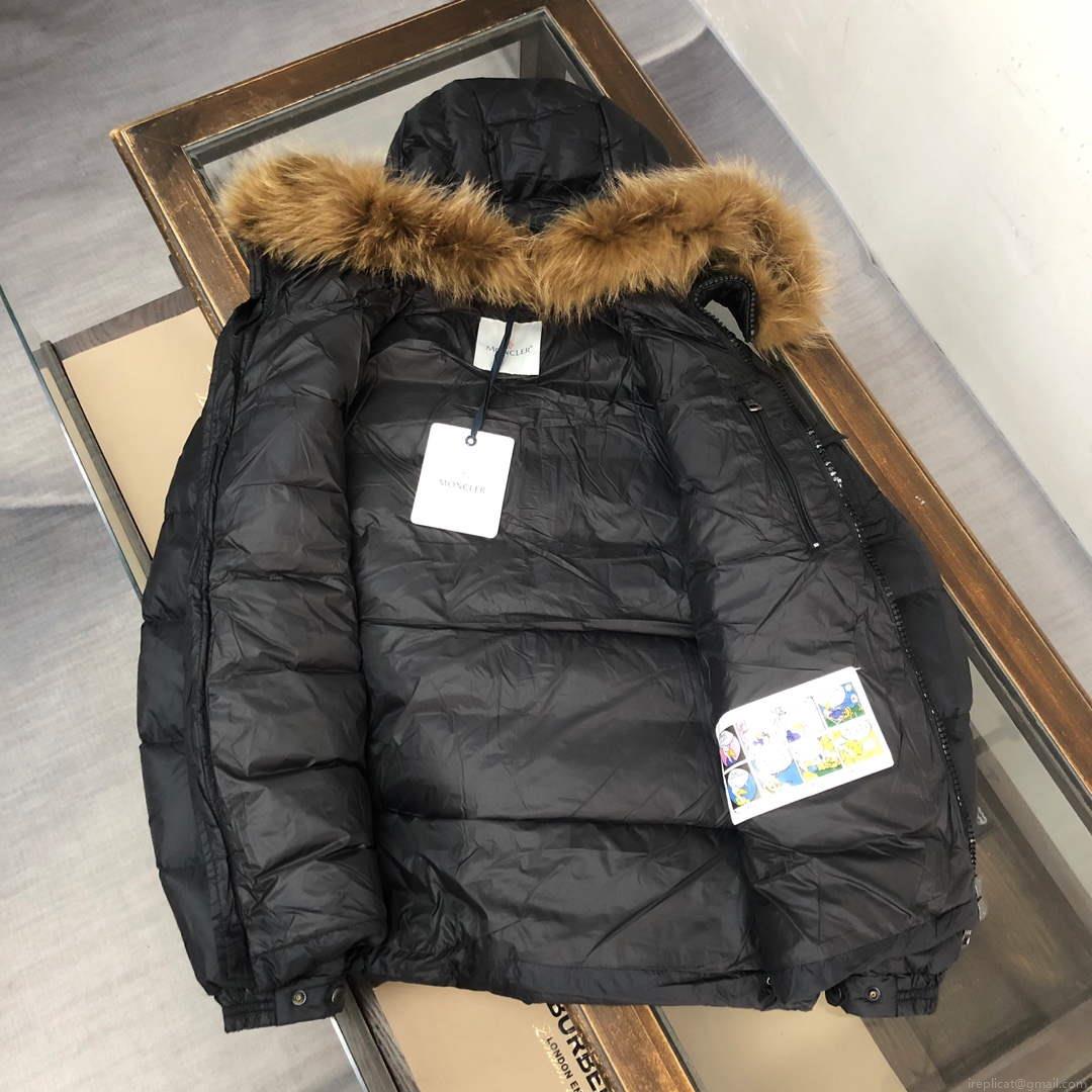 Moncler Short Classic Down Jacket M68739