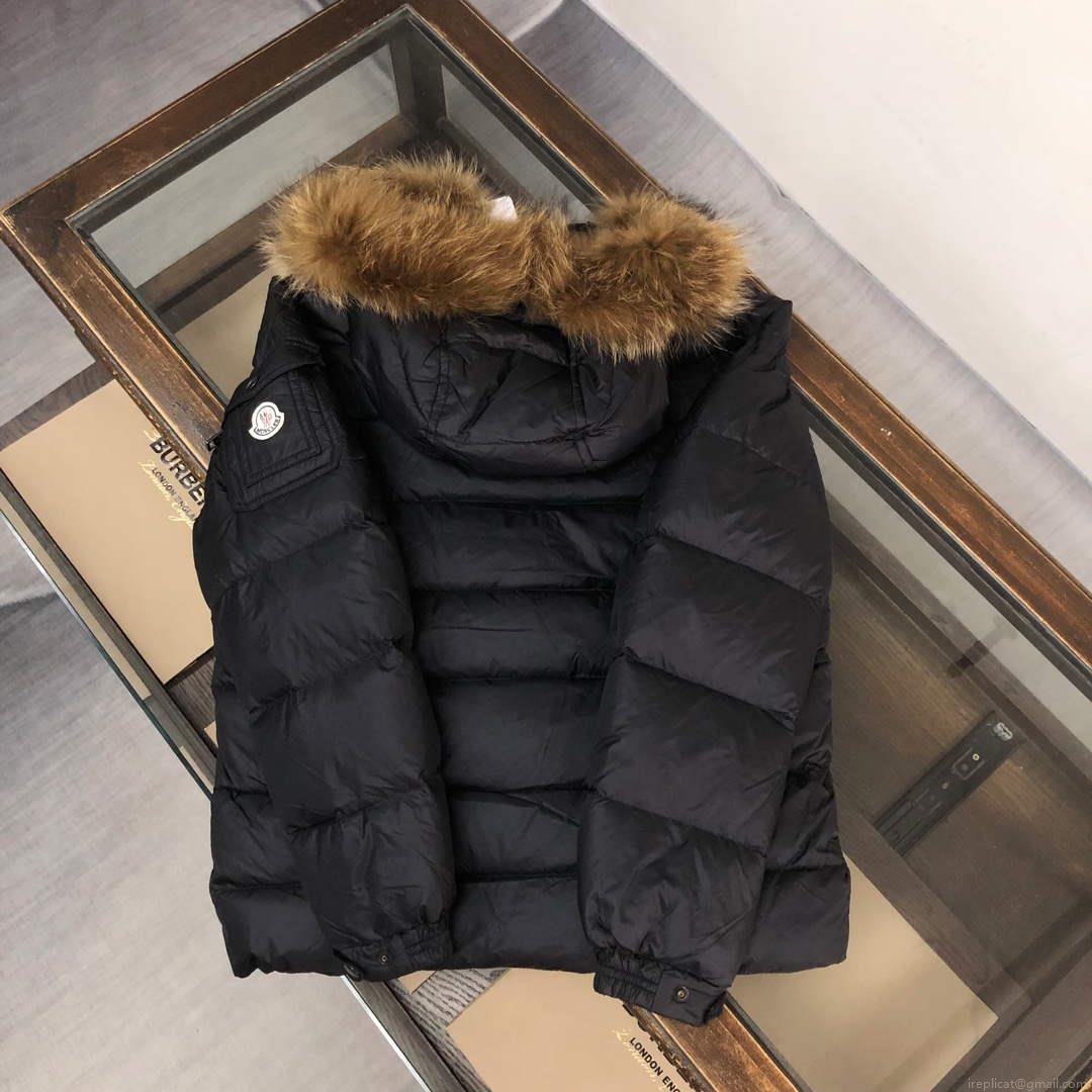 Moncler Short Classic Down Jacket M68739