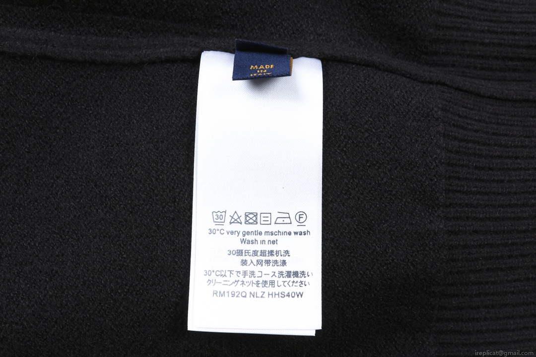 LV 1AATYF Men’s Women’s Lvse Embossed Crewneck Sweater L55741