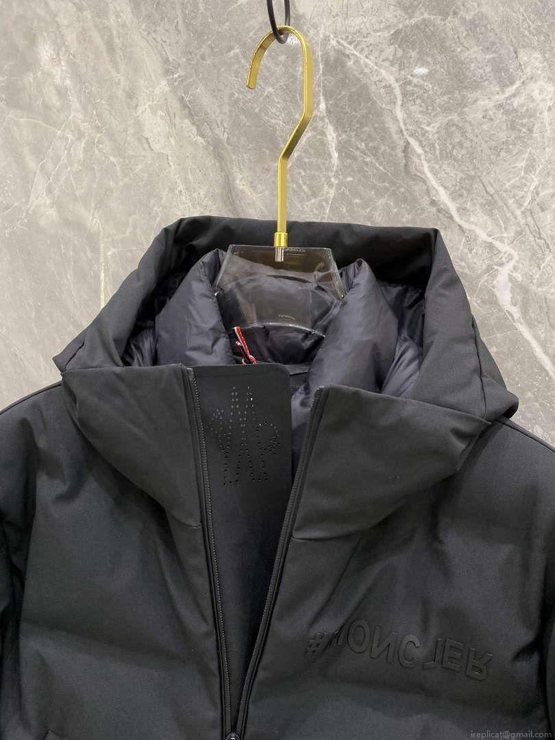 Moncler H20971A Fellberg Short Down Jacket Black M68731