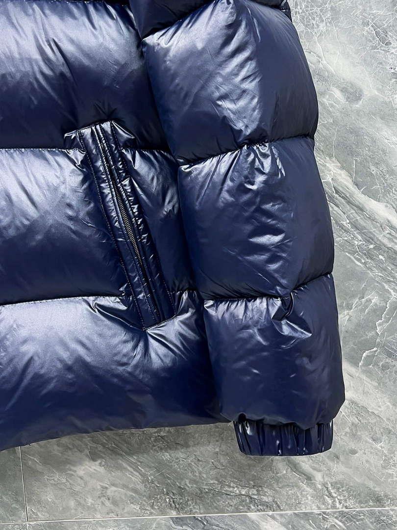 Moncler Short Classic Down Jacket M68733