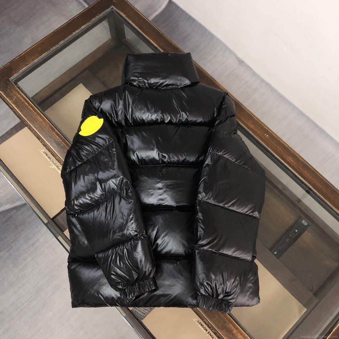 Moncler Short Classic Down Jacket M68734