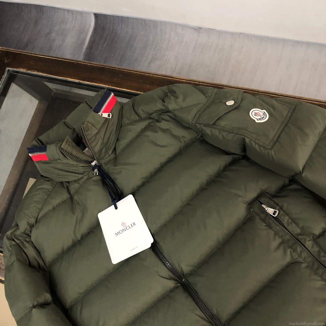 Moncler Short Classic Down Jacket M68735