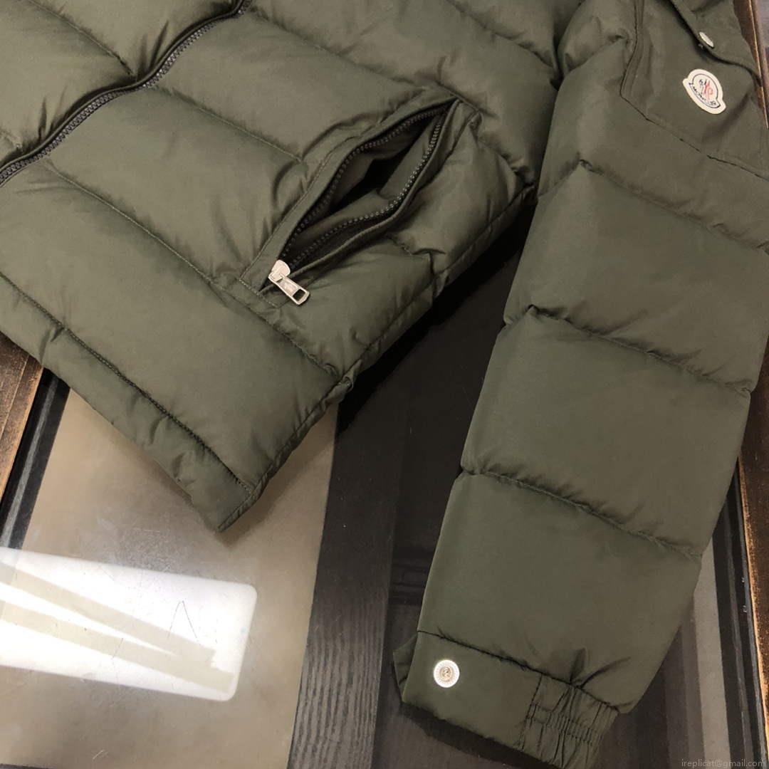 Moncler Short Classic Down Jacket M68735