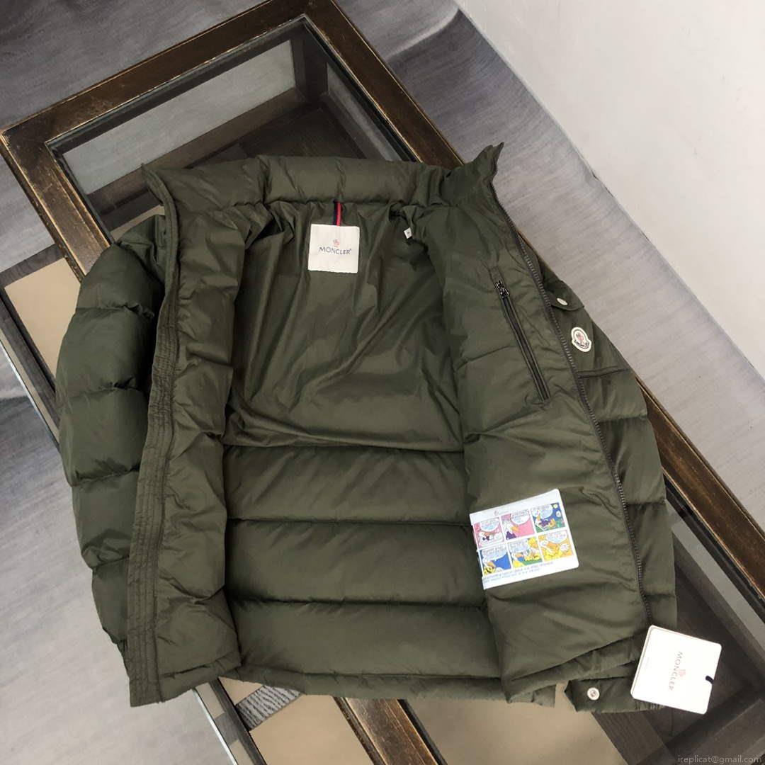 Moncler Short Classic Down Jacket M68735