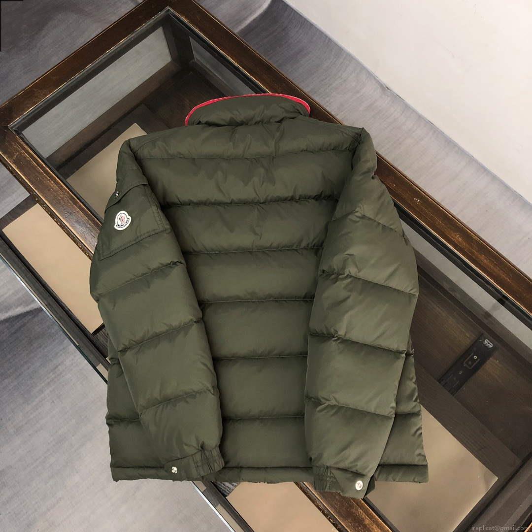 Moncler Short Classic Down Jacket M68735