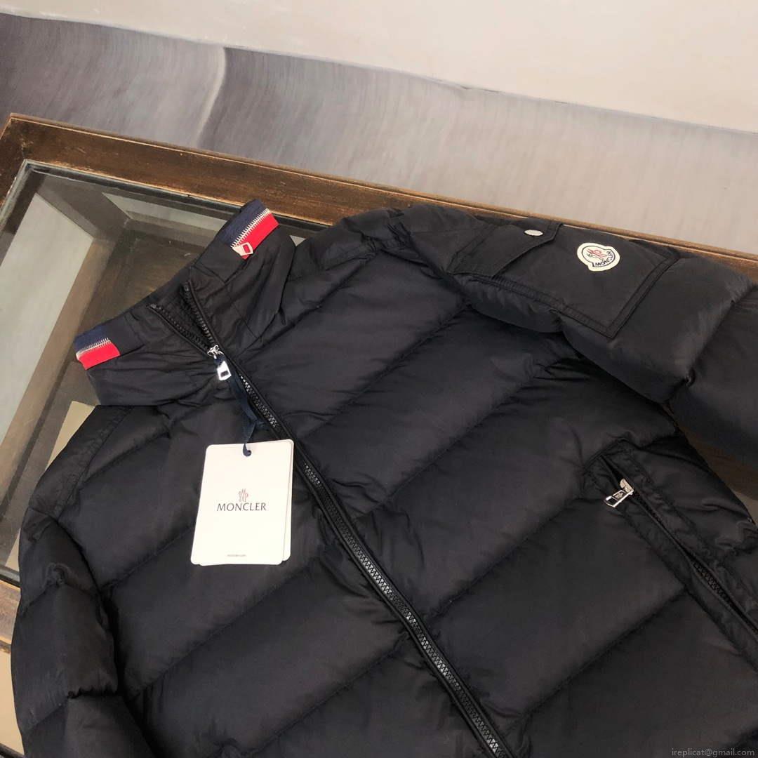 Moncler Short Classic Down Jacket M68736