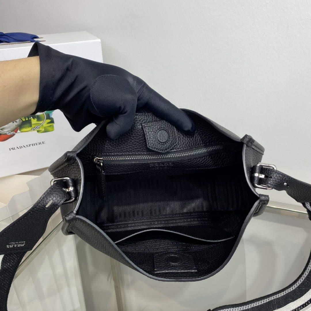 Prada Leather hobo bag 1BC073 In Black