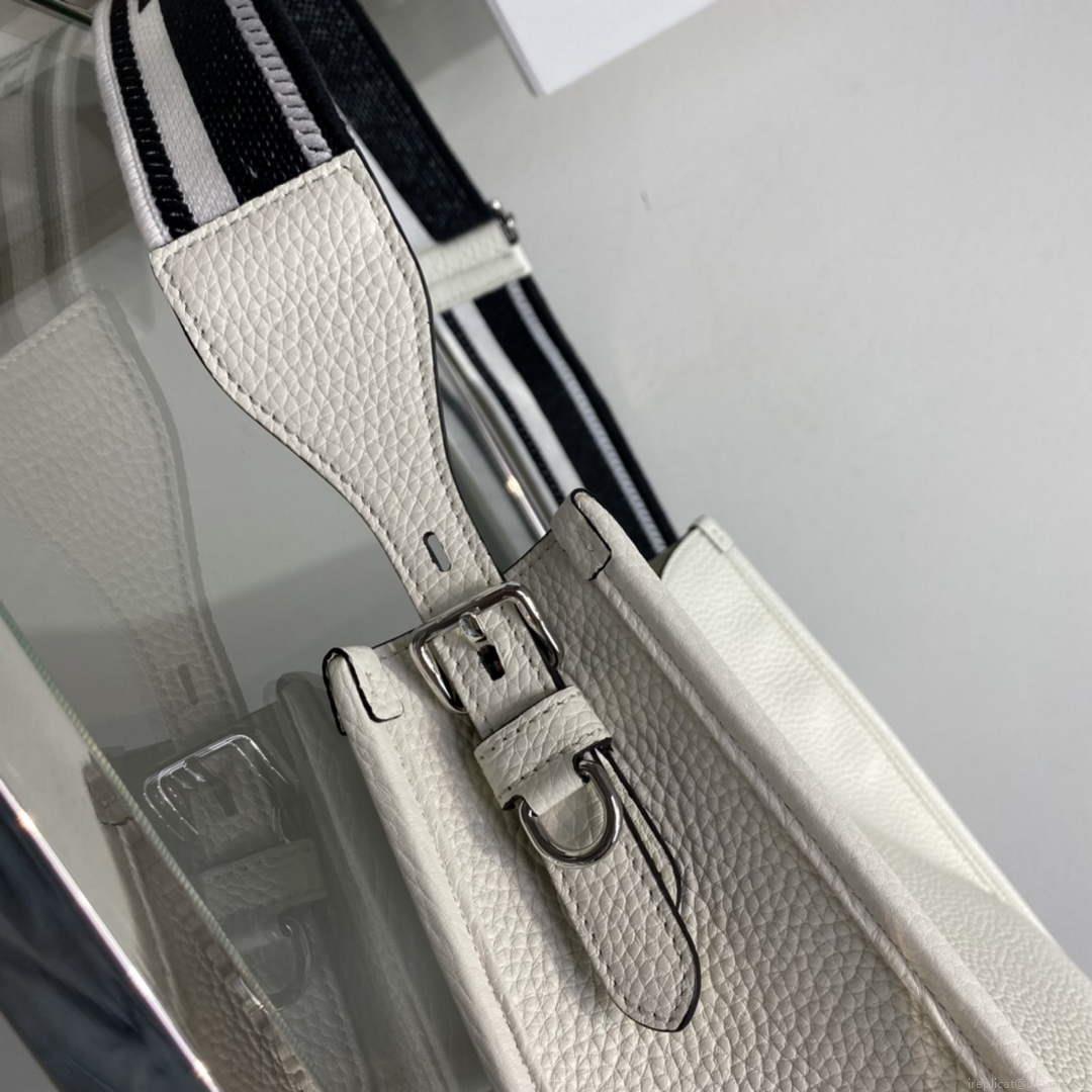 Prada Leather hobo bag 1BC073 white