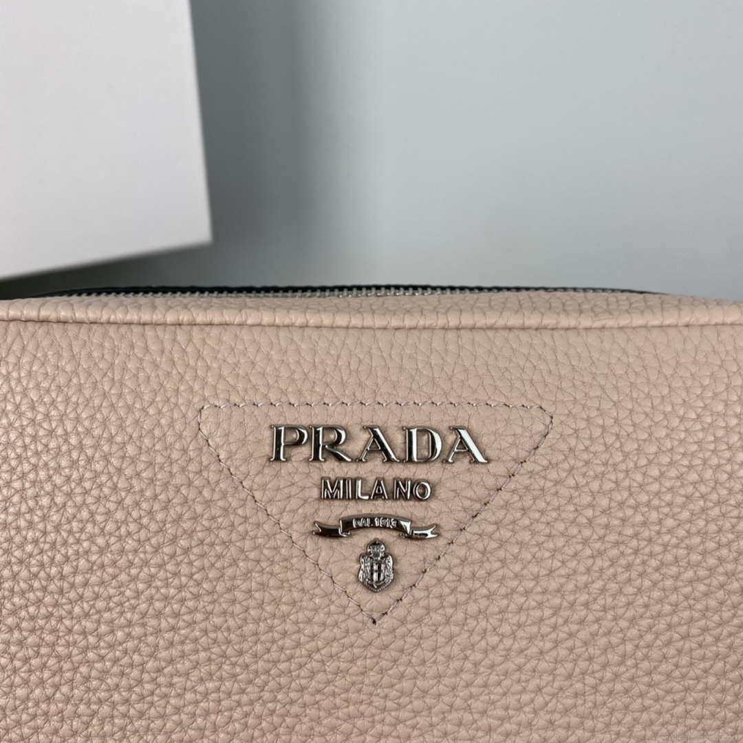 Prada Leather bag with shoulder strap 1BH082 Pink