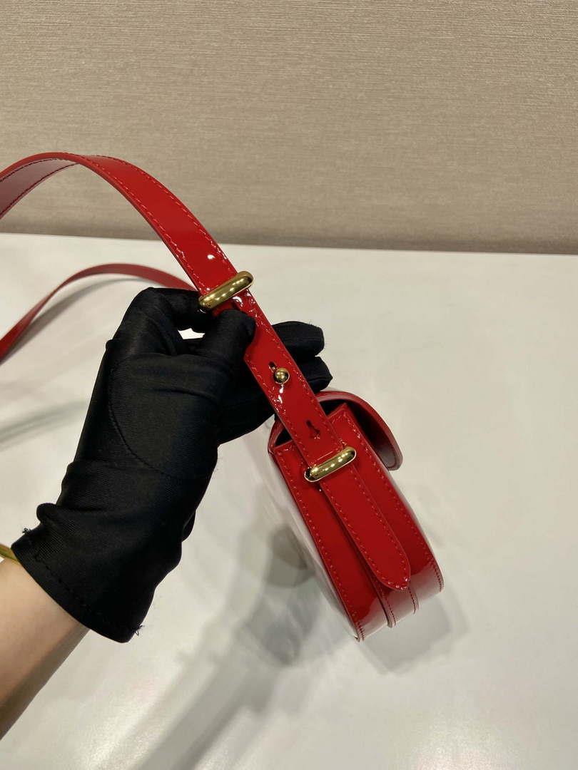 Prada 1BA349 Triangle-logo shoulder patent leather bag Red