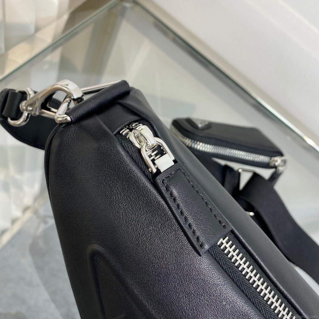 Prada Leather Prada Triangle shoulder bag 1BH190 Black
