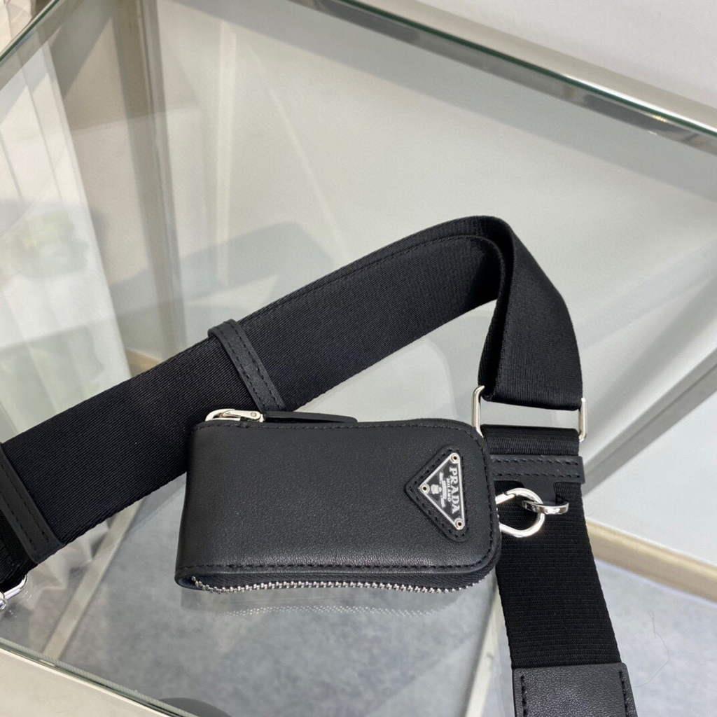 Prada Leather Prada Triangle shoulder bag 1BH190 Black