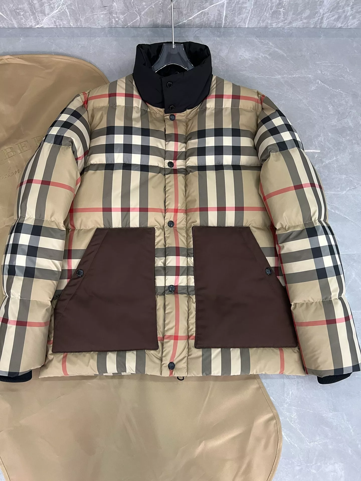 Burberry Man Down Feather Coat Long Sleeved 559572