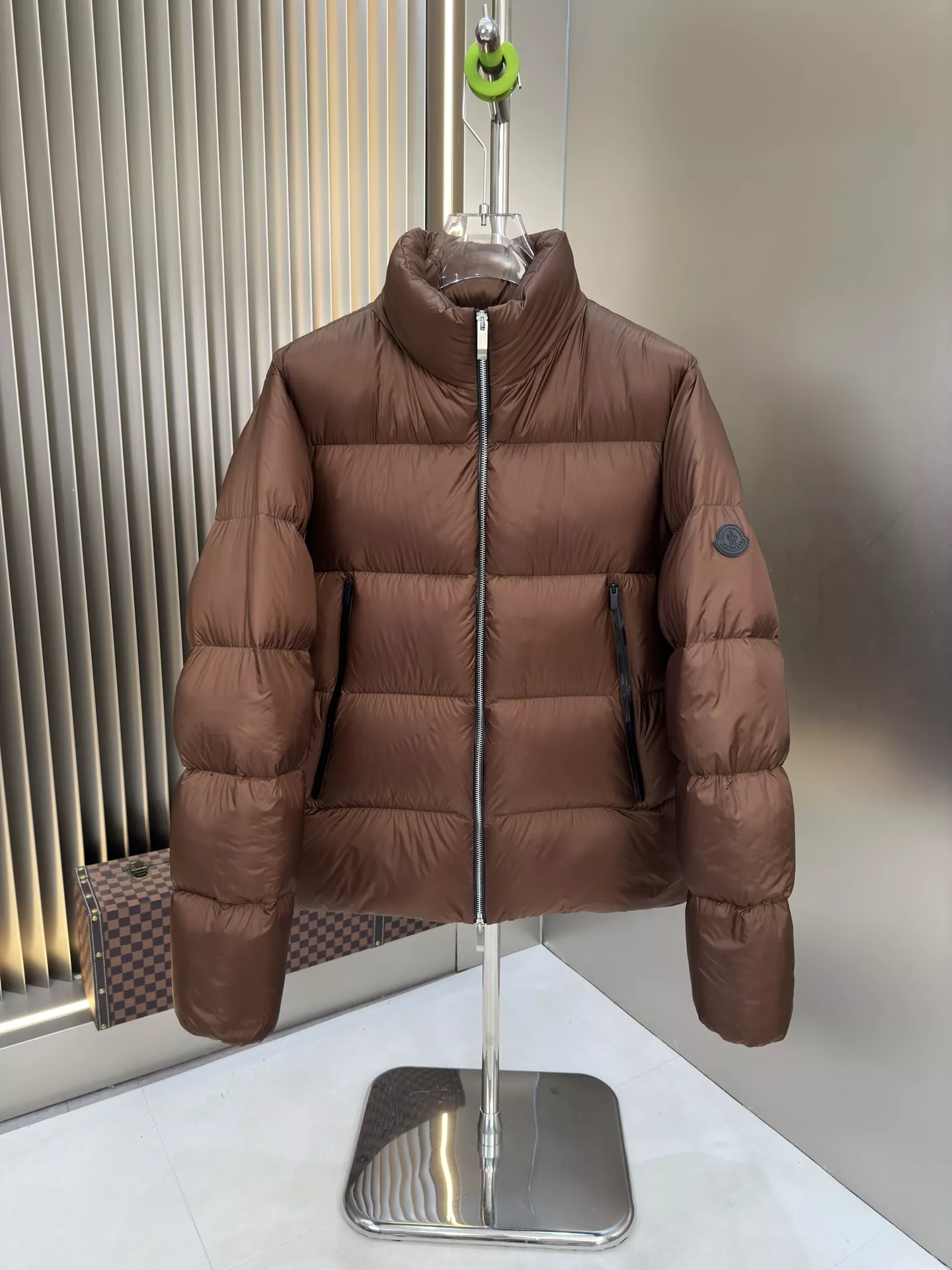 Luxury Man Apparel Moncler Down Feather Coat Long Sleeved 229593