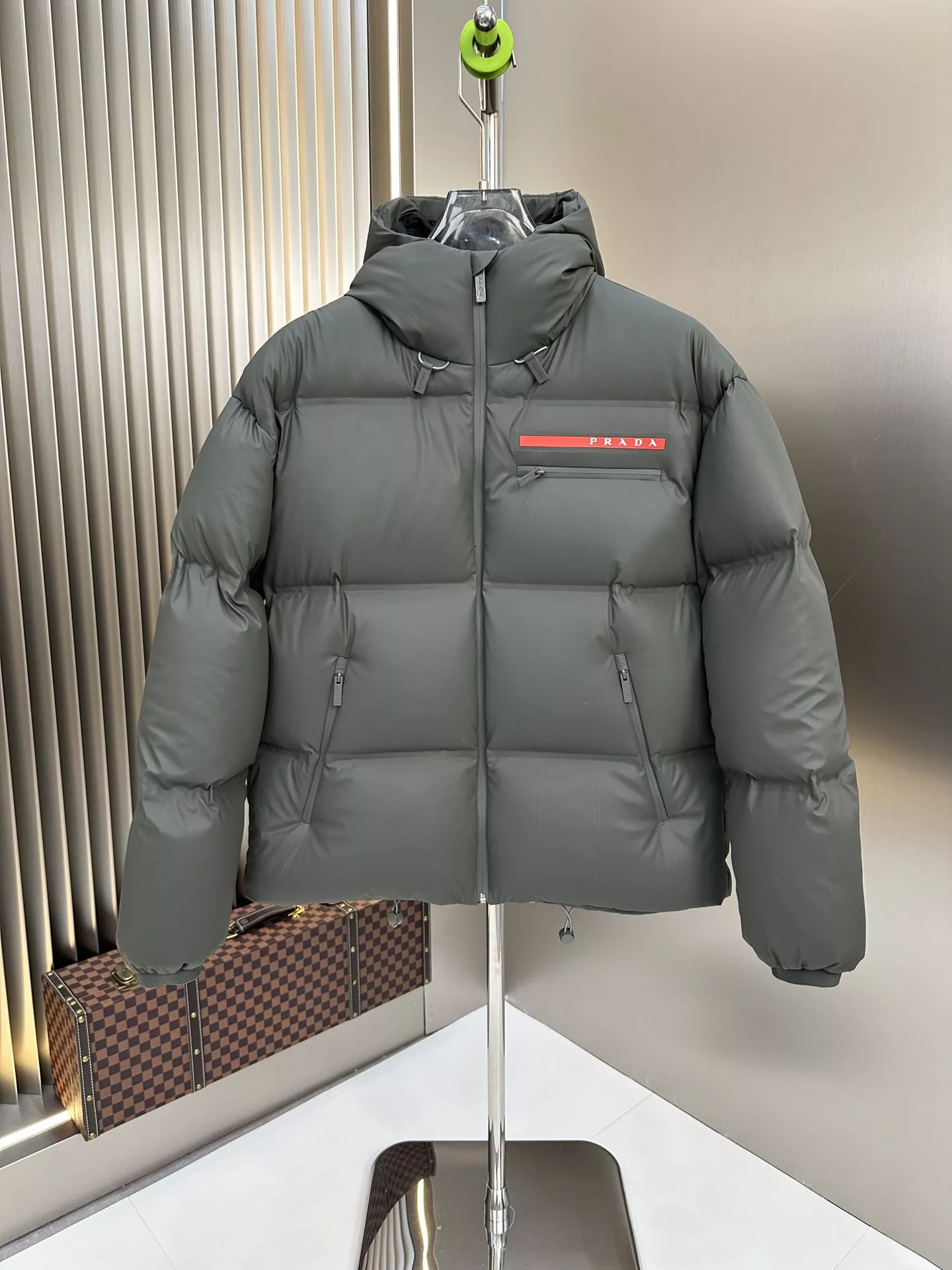 Prada Replica Clothing Down Feather Coat Long Sleeved 259618