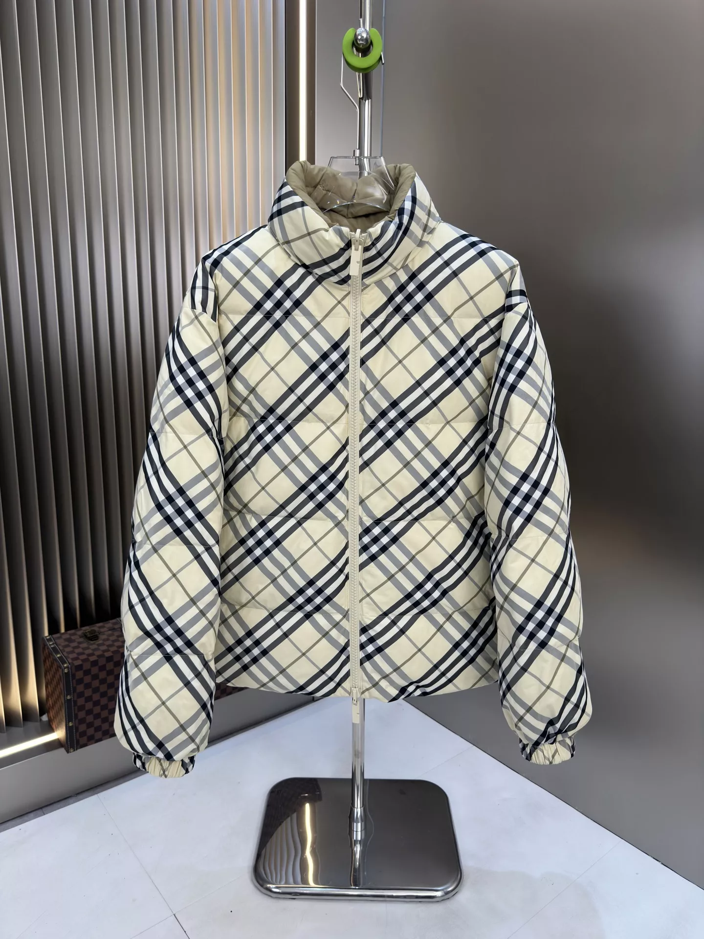 Burberry Clothing Mens Down Feather Coat Long Sleeved For 91402