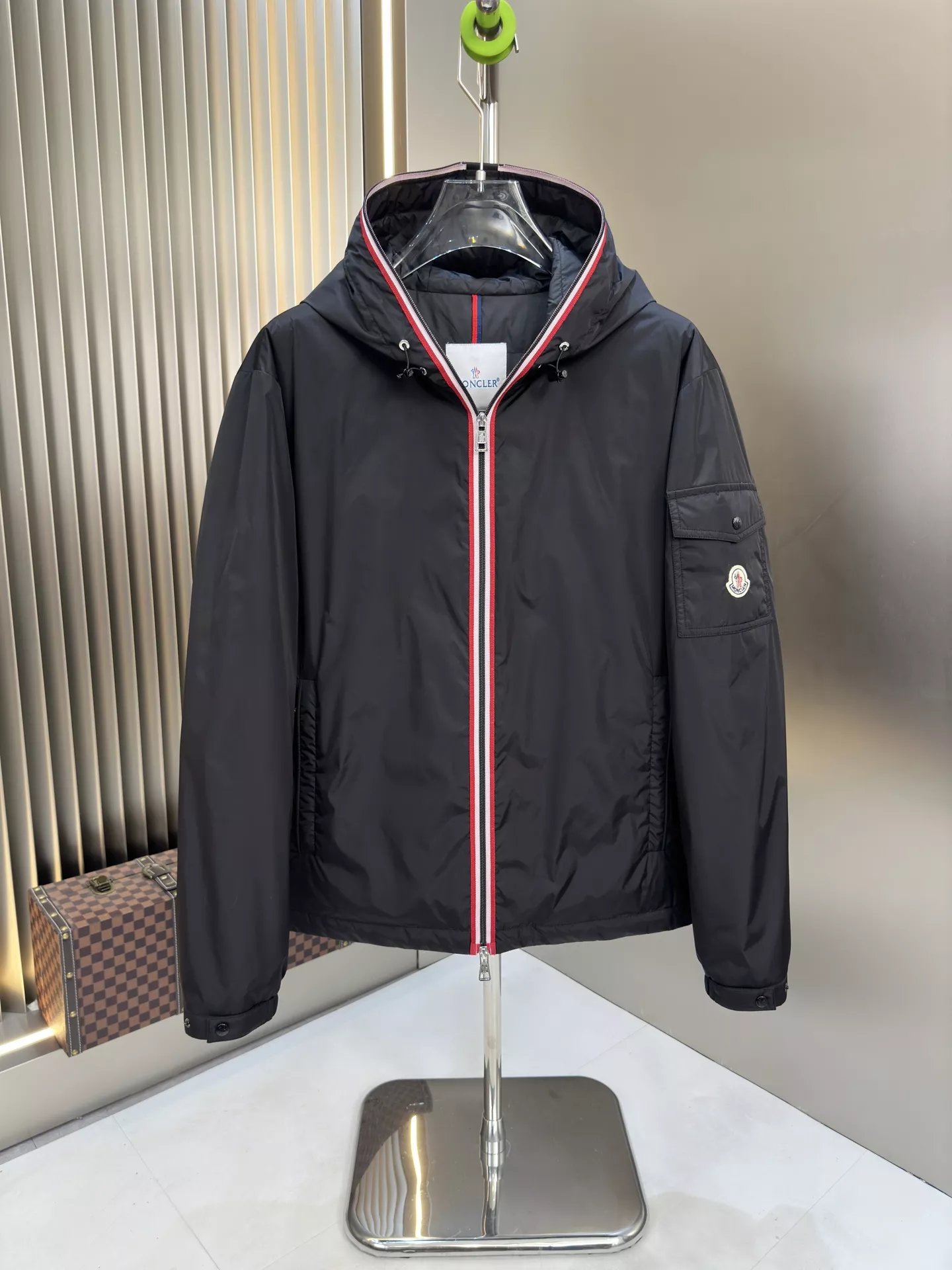 Luxury Clothing Moncler Down Feather Coat Long Sleeved For Men #5559648
