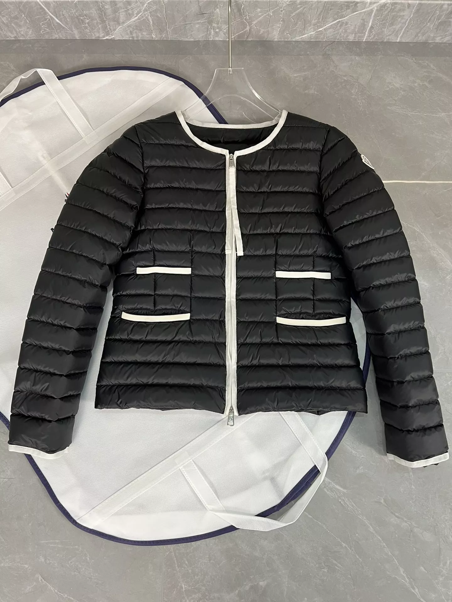 Moncler Down Feather Coat Long Sleeved For Women 059577