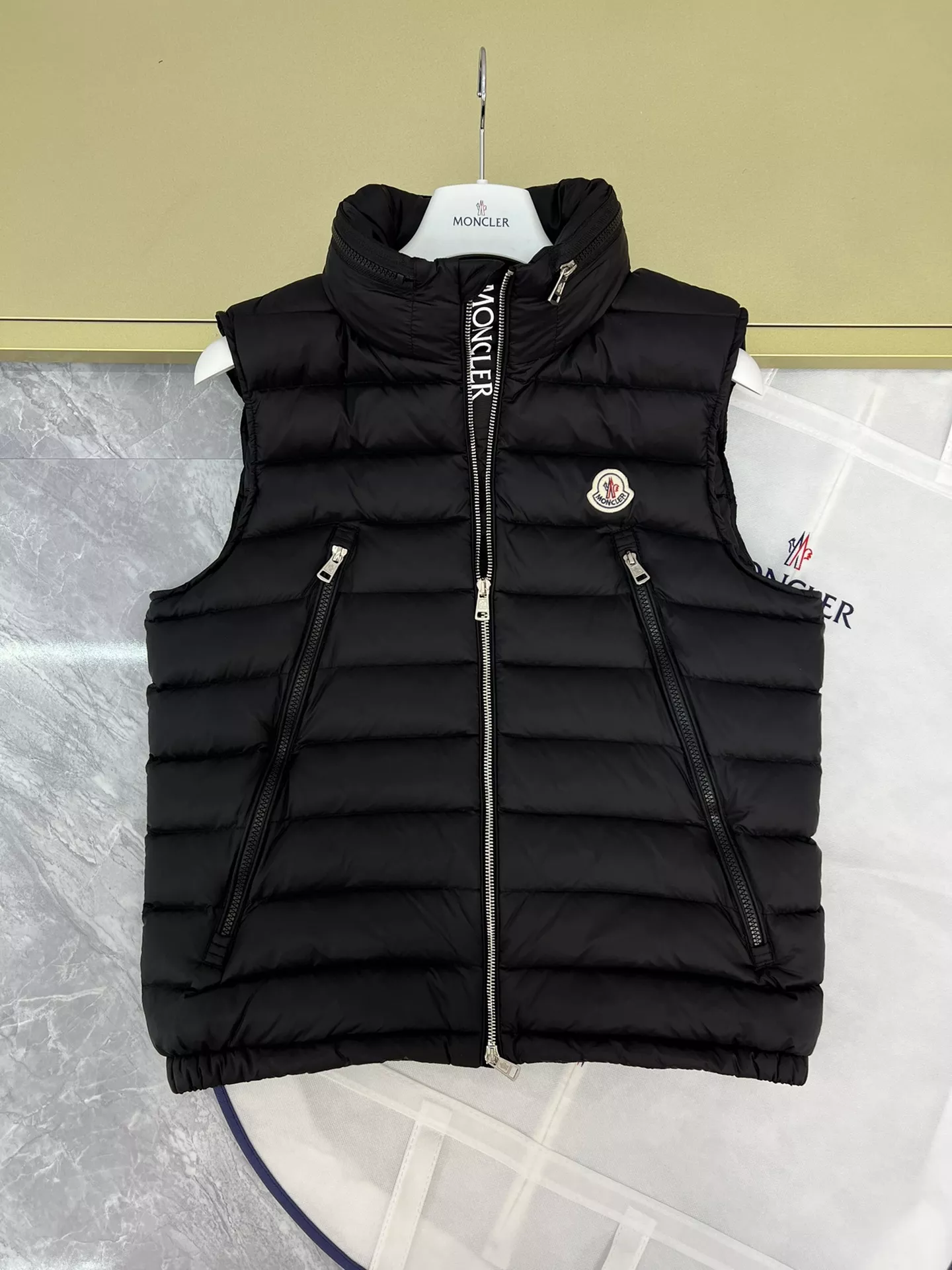 Man Moncler Down Feather Coat Long Sleeved 6359551