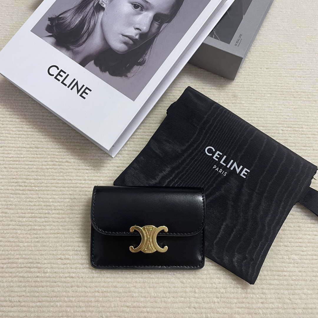 Celine 10I583 Card Holder With Flap Triomphe In Shiny Calfskin Black