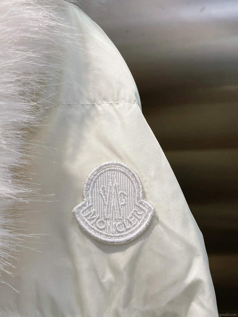 Moncler G20911A Women’s Ecrins Short Down White 88629