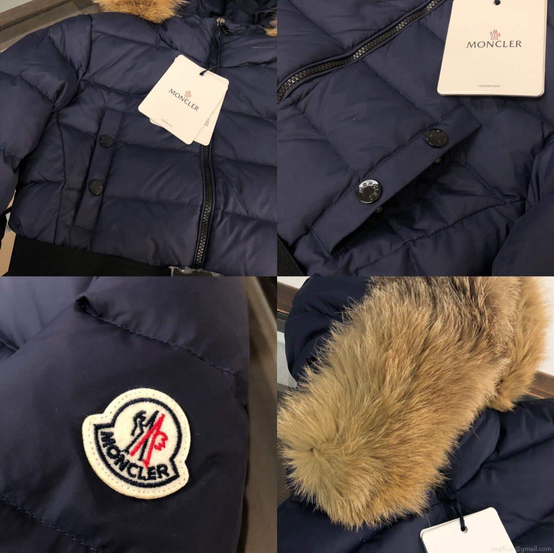 Moncler G20912A Women’s Short Down Navy blue 88634