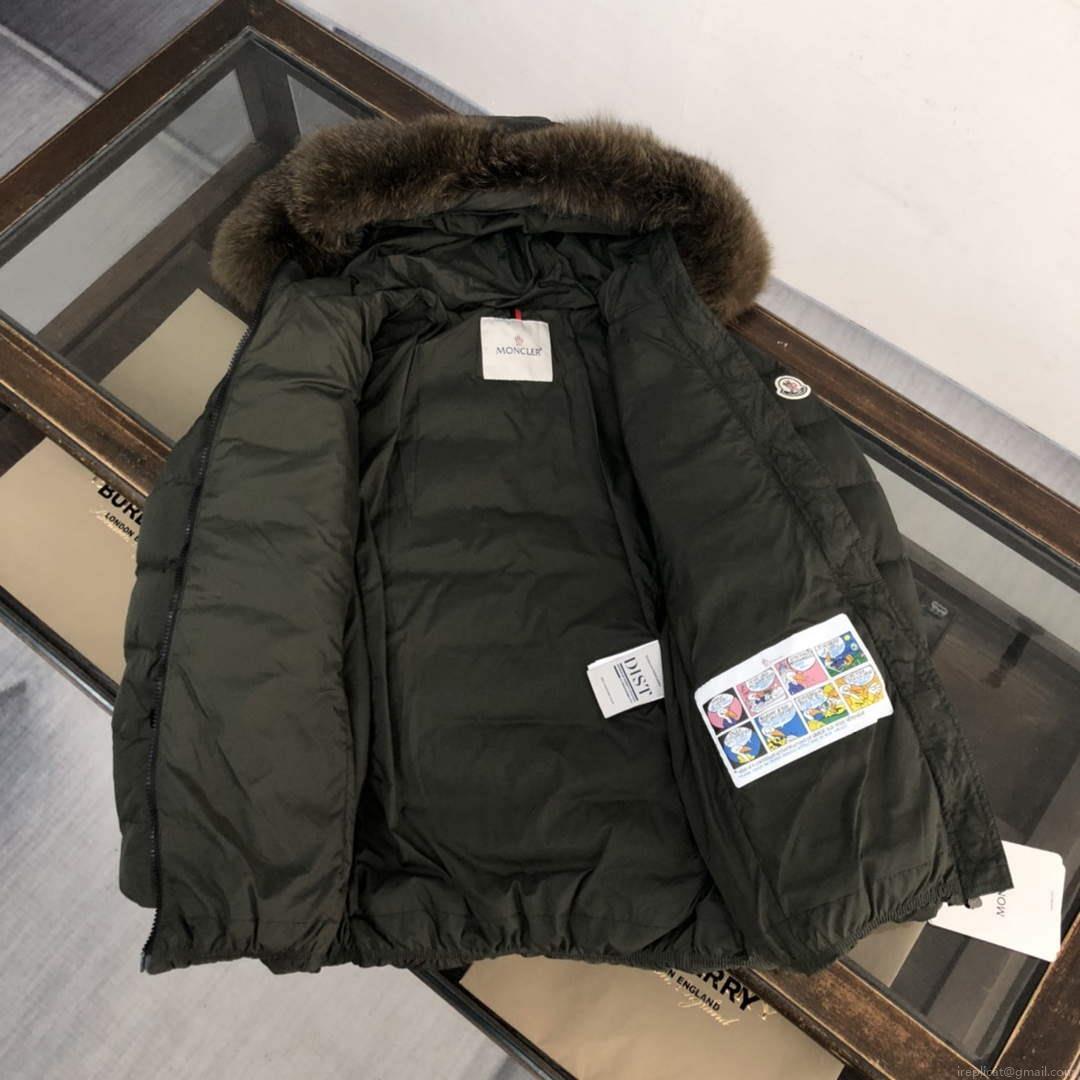 Moncler G20912A Women’s Short Down Green 88636