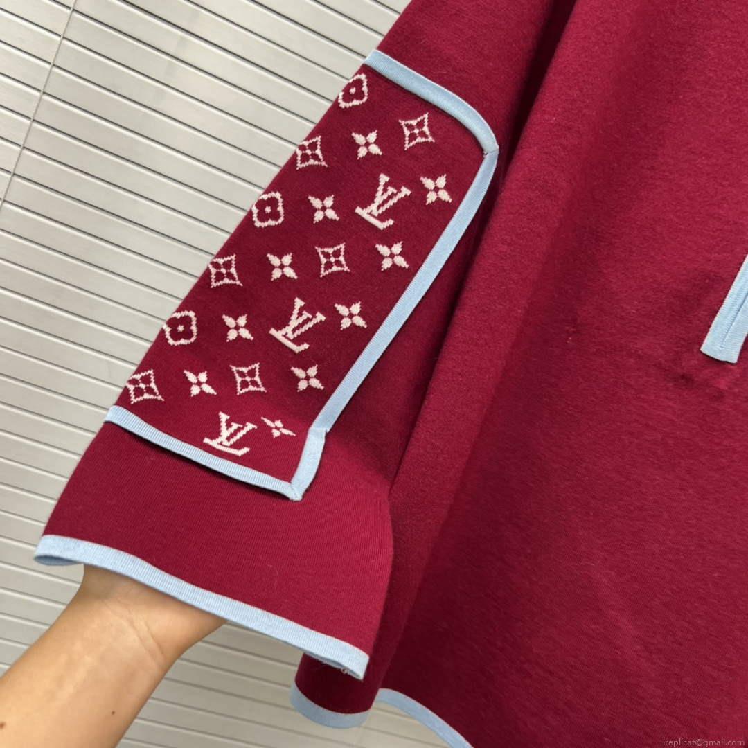 LV 1AAKJX Louis Vuitton Women’s Fashion Clothing Graphic Trim Pullover L55738
