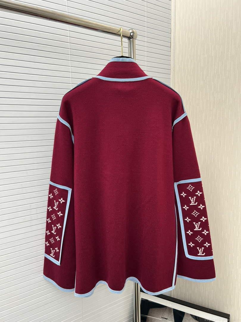 LV 1AAKJX Louis Vuitton Women’s Fashion Clothing Graphic Trim Pullover L55738