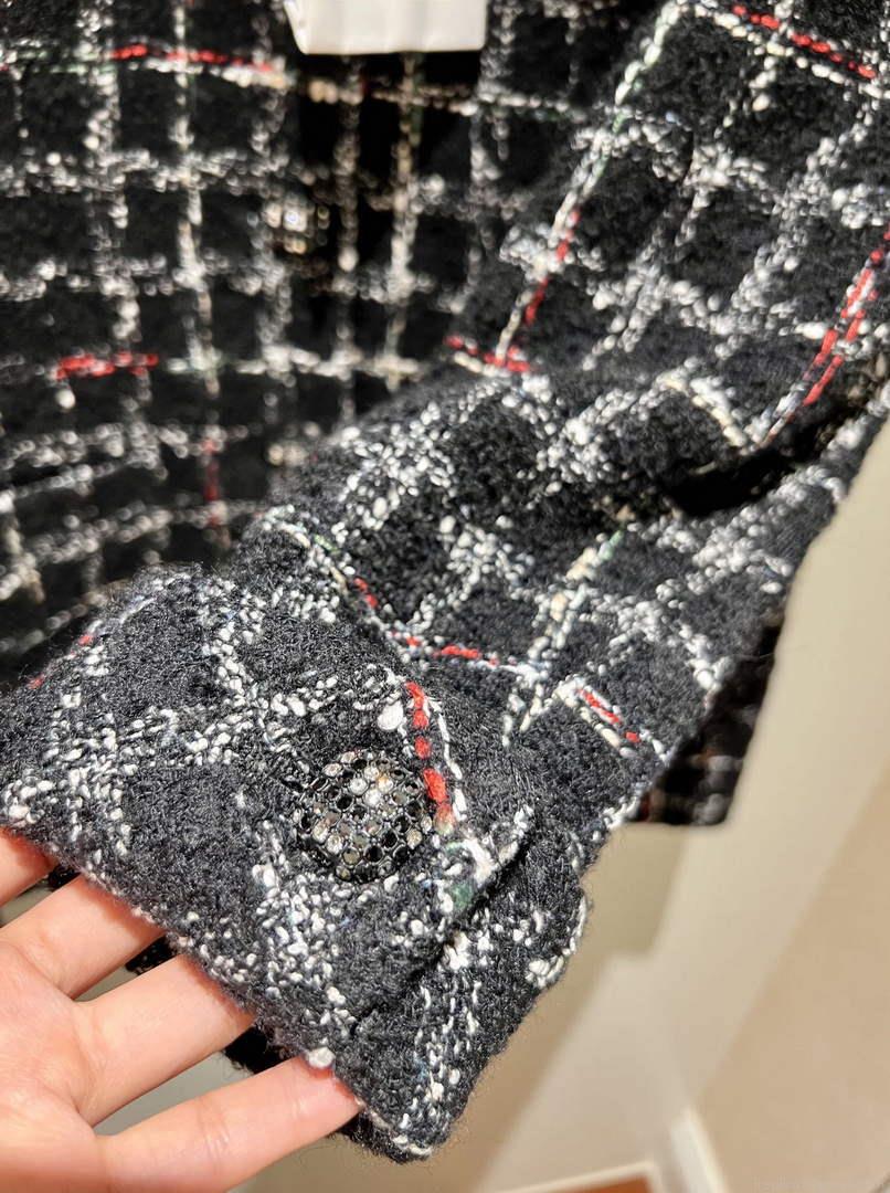 Chanel P73609 Women’s Fashion Clothing Jacket C58702