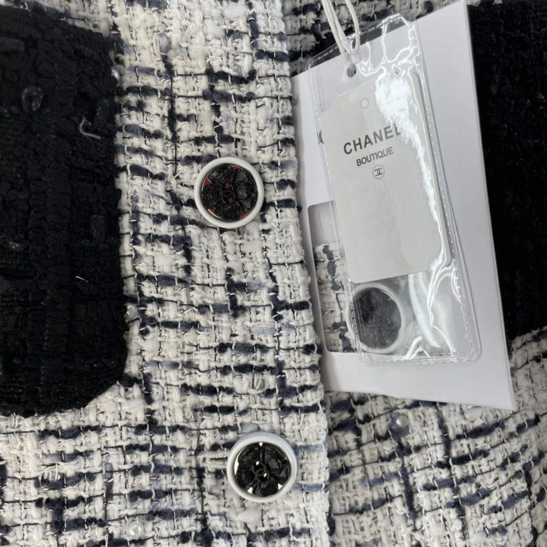 Chanel P73609 Women’s Fashion Clothing Jacket C58711
