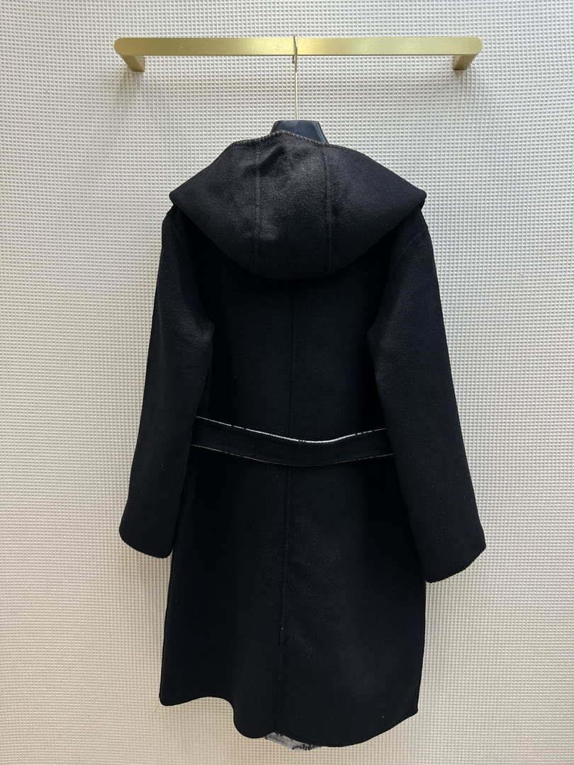 Louis Vuitton LV 1A9LDF Women’s Reversible Mahina Monogram Wrap Coat L55745