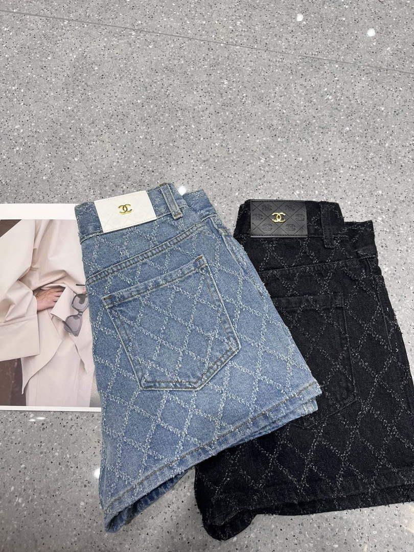 Chanel Women’s Fashion Denim shorts C58802