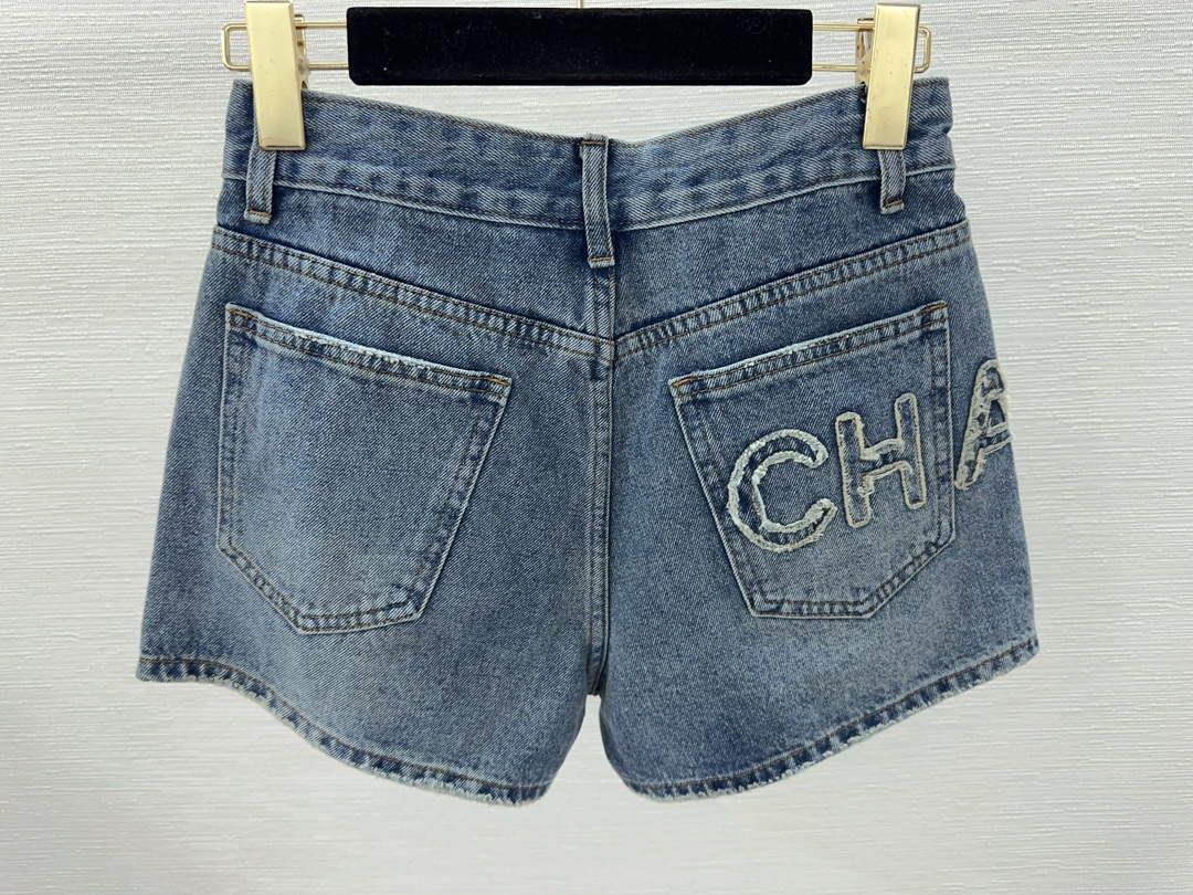Chanel Women’s Fashion Denim shorts C58804