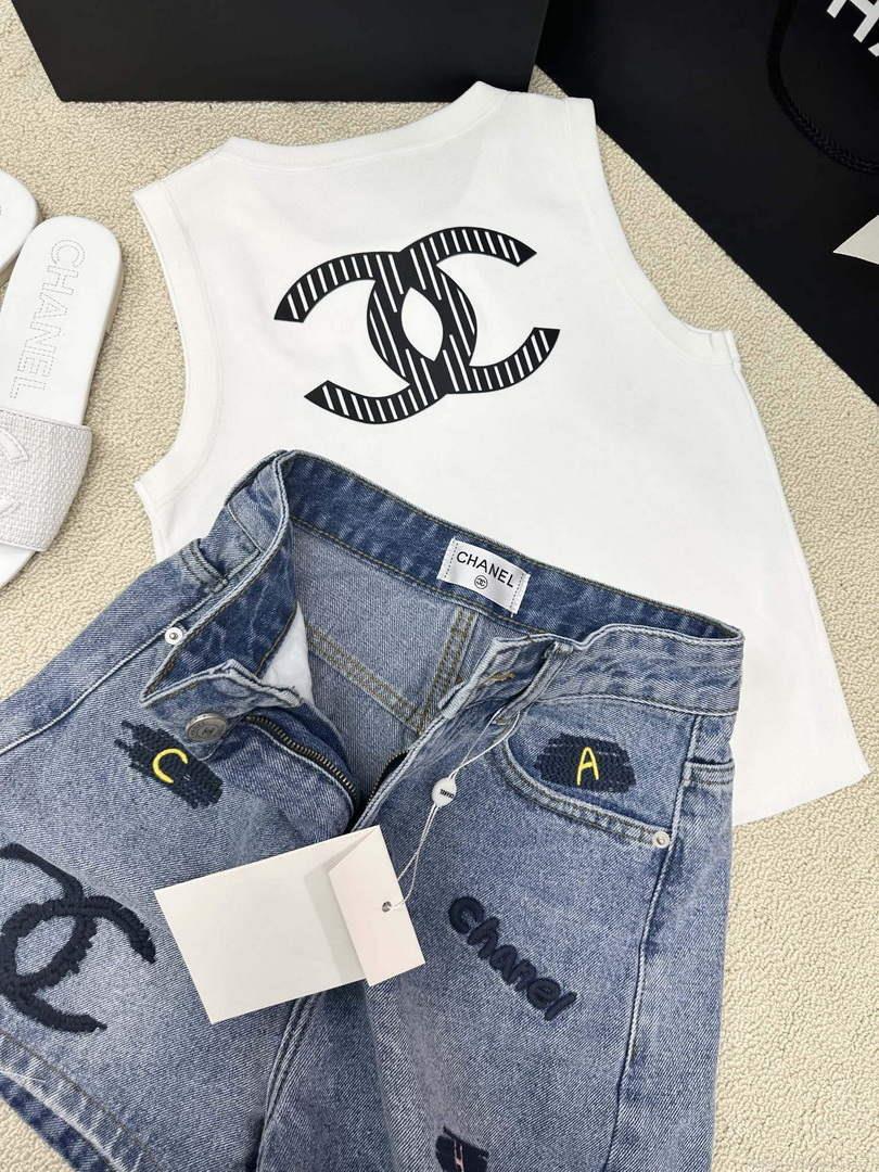 Chanel Women’s Fashion Denim shorts C58806